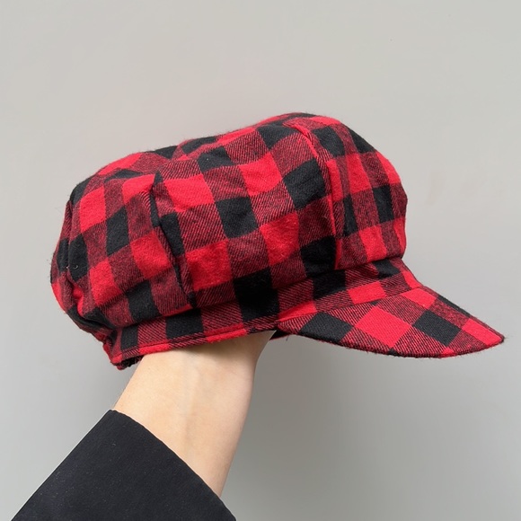 Red Plaid Paperboy Hat - Picture 4 of 11